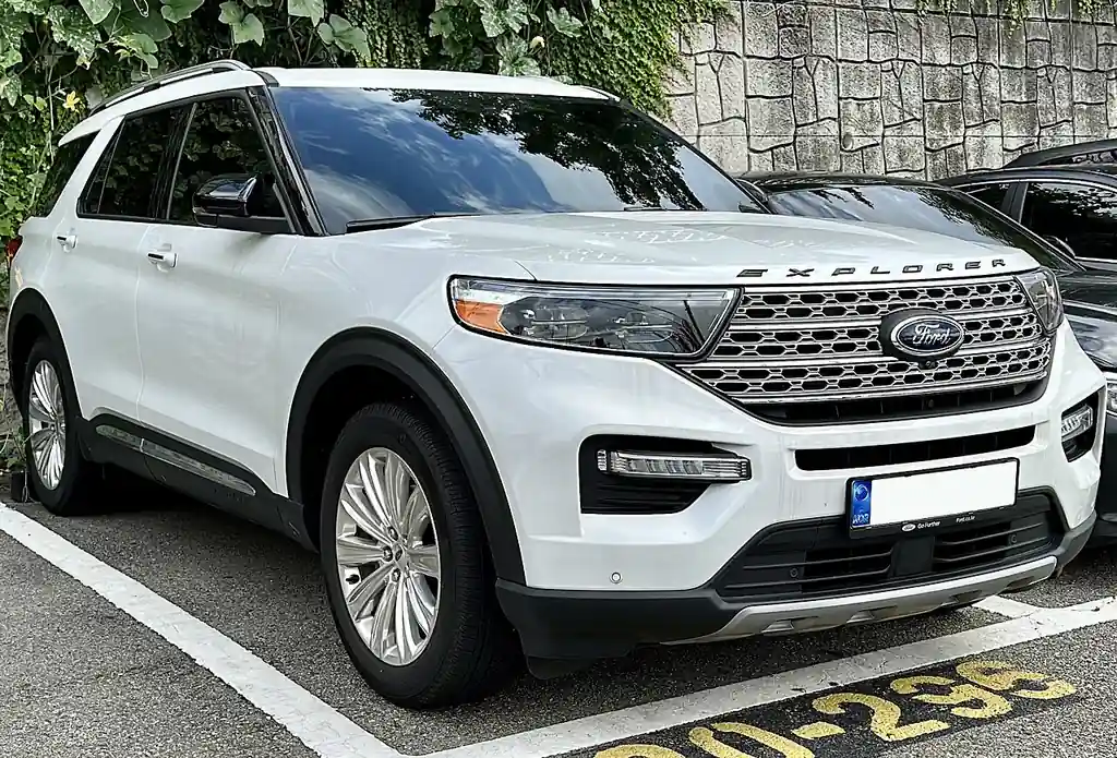 Rent a Ford Explorer in the USA with AmeriDrive Rentals