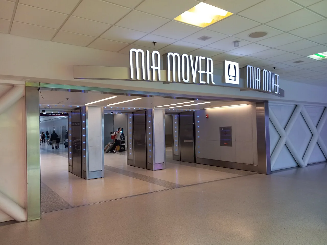 Miami International Airport and getting around Miami